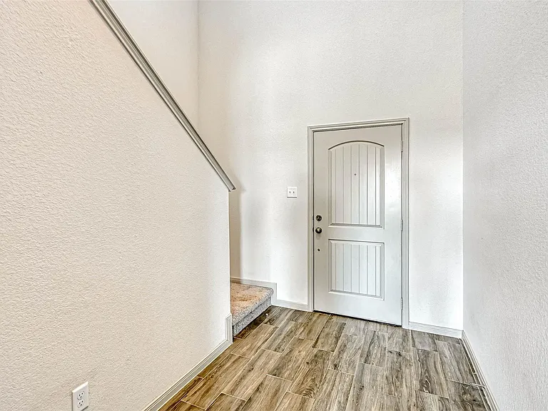 7910 Cypress Country Dr — Photo 8