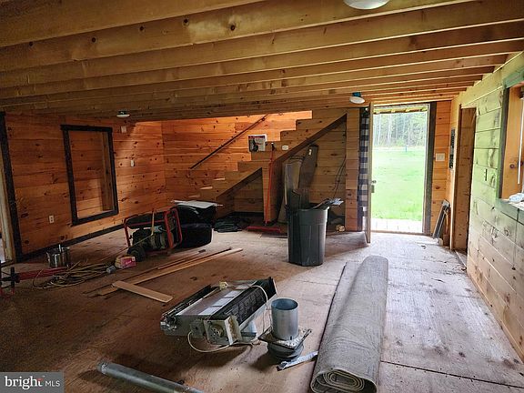 4th image of 549 Blake Rd