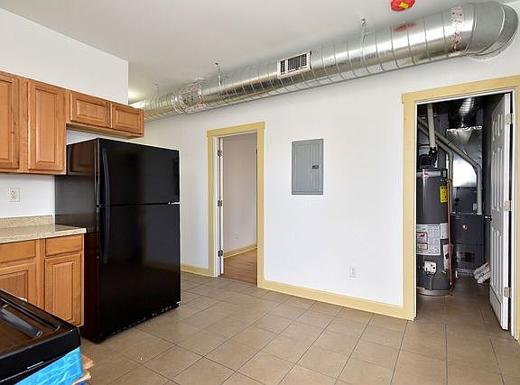 5th image of 3719 W Ohio St