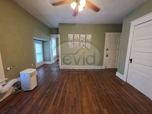 3rd image of 25 S Barksdale St #2
