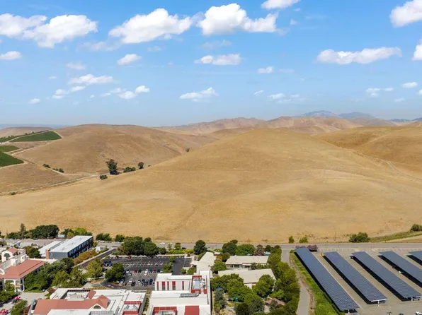 1 Collier Canyon Rd, Livermore, CA 94551