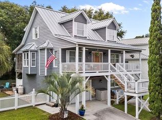 307 Ocean Oaks Dr, Emerald Isle, NC 28594