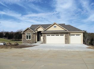 2802 Cedarsprings Ln, Wamego, KS 66547