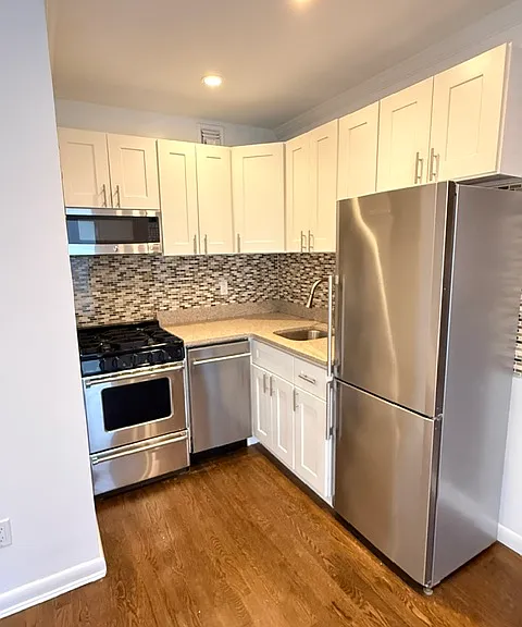 328 W 19th St #4B — Photo 1