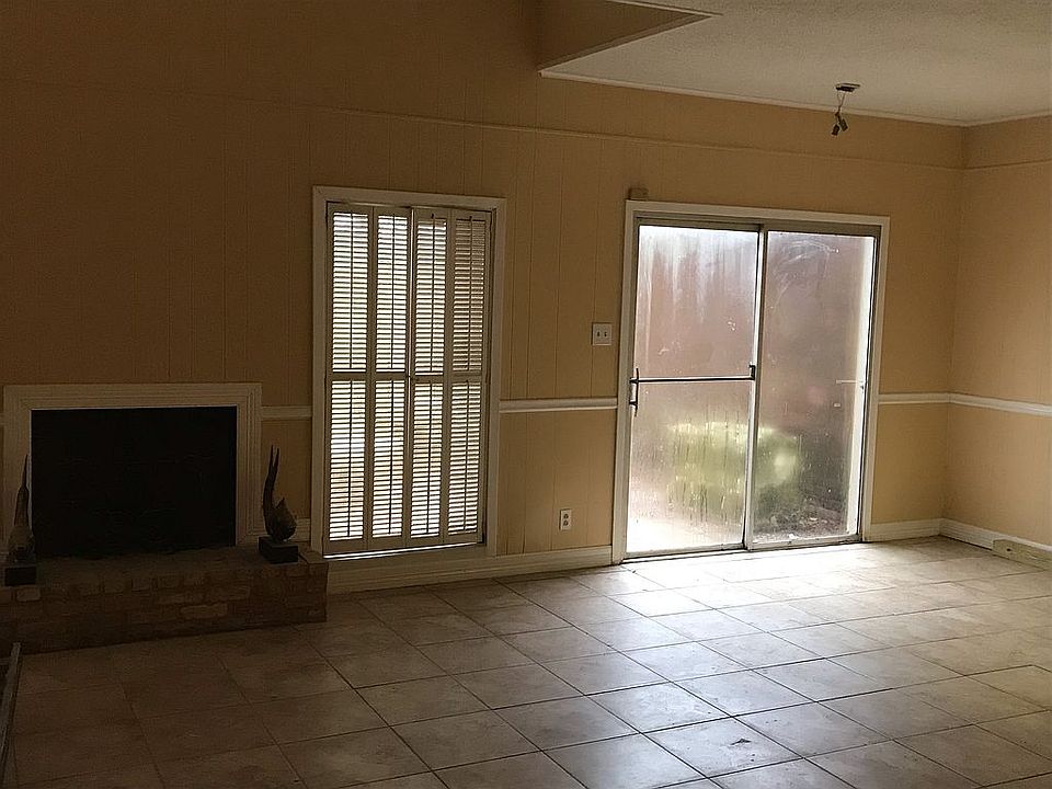 1st image of 3741 Park Ln