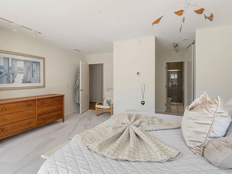 241 Perkins St #H402 — Photo 14