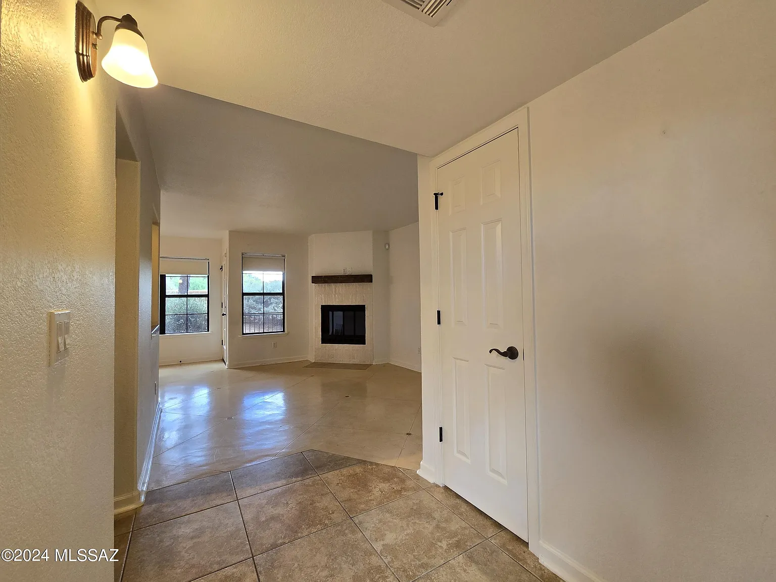 2 bed, 2.0 bath, 1076 sqft, $1,650 — Photo 3