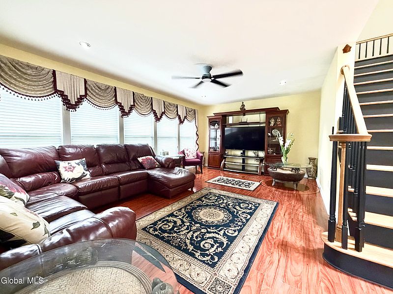 5th image of 257 Longhouse Lane