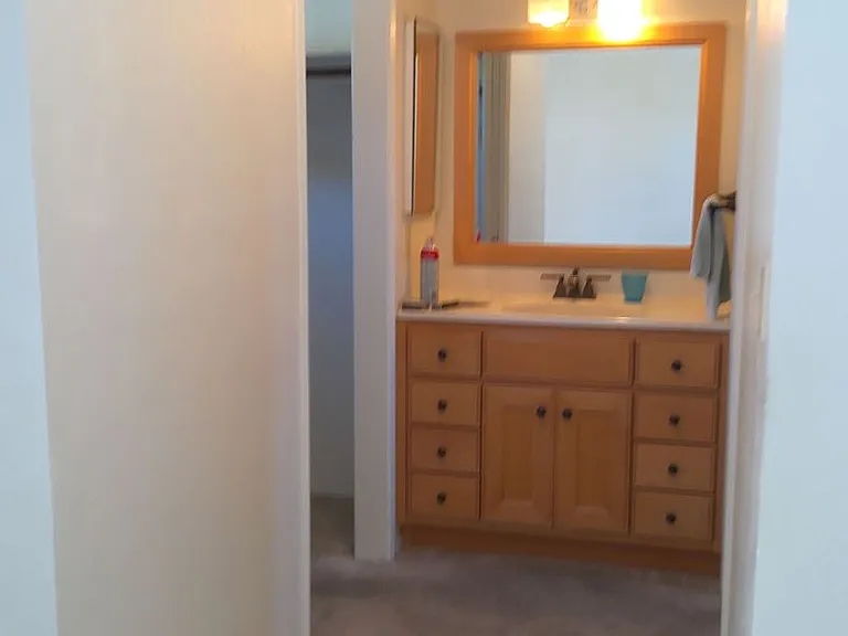 2148 Glenn St — Photo 9