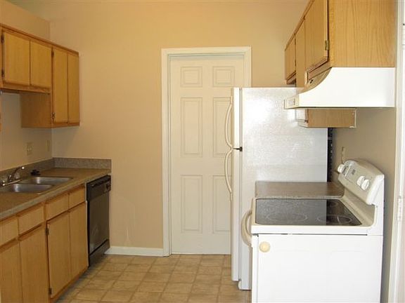 3rd image of 371 E Brittany Way