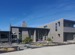 950 Saxony Rd, Encinitas, CA 92024