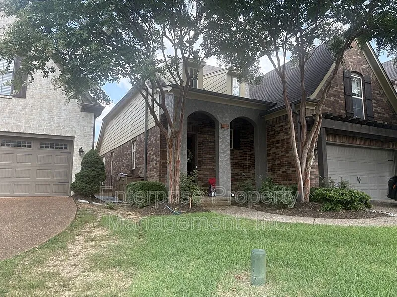 886 Winter Leaf Dr