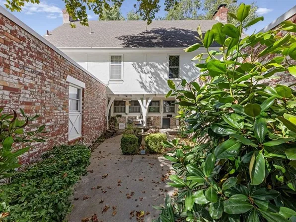 10214 Conser St, Overland Park, KS 66212