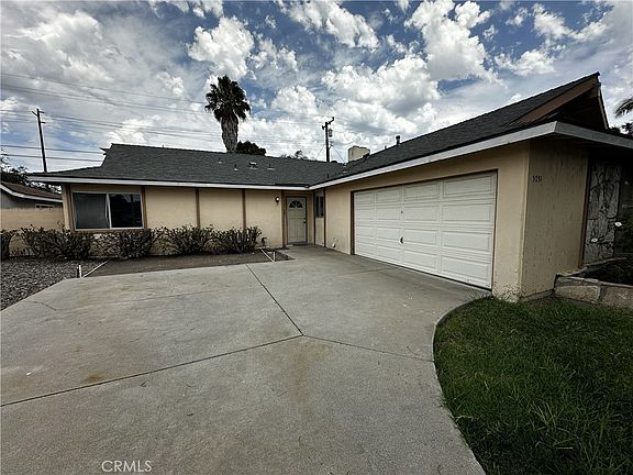 3rd image of 5751 Castle Dr