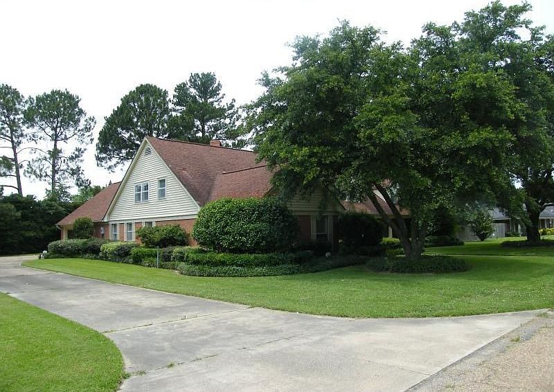 2nd image of 2204 Lanier Dr