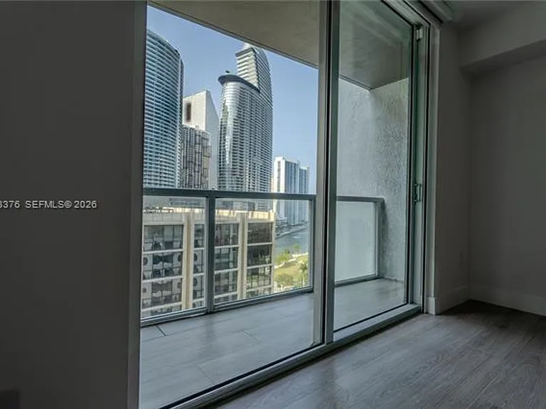 500 Brickell Ave #CU-1407 — Photo 17