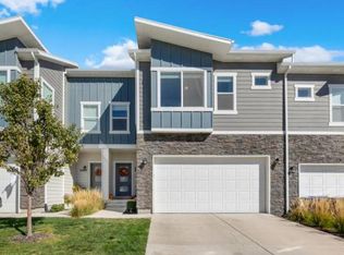 4281 E Hill View Dr, Eagle Mountain, UT 84005