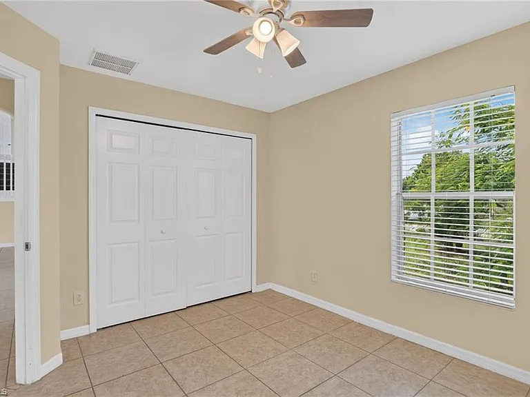 523 SE 25th Ln — Photo 24
