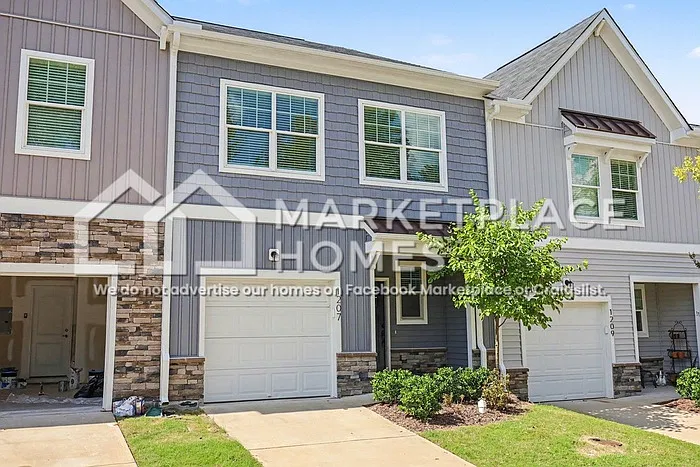 3 bed, 2.5 bath, 1892 sqft, $2,109 — Photo 2