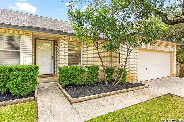 4 bed, 2.0 bath, 2770 sqft, $2,600 — Photo 3