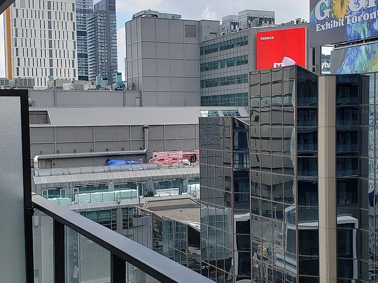 20 Edward St #707 — Photo 11
