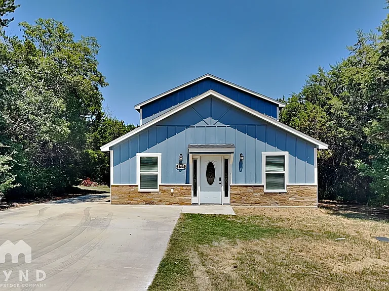 2703 Stellar Ct — Photo 1