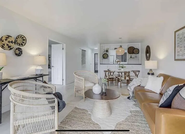 Via Casitas — Photo 1