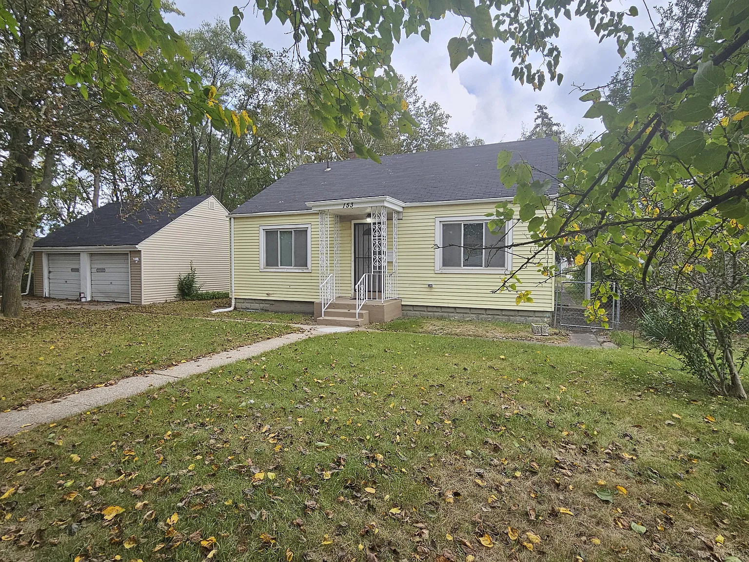 4 bed, 1.5 bath, 1630 sqft, $1,775 — Photo 1