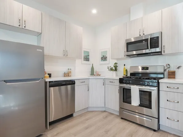 The Royal, 3006 Royal St #B018050d6, Los Angeles, CA 90007