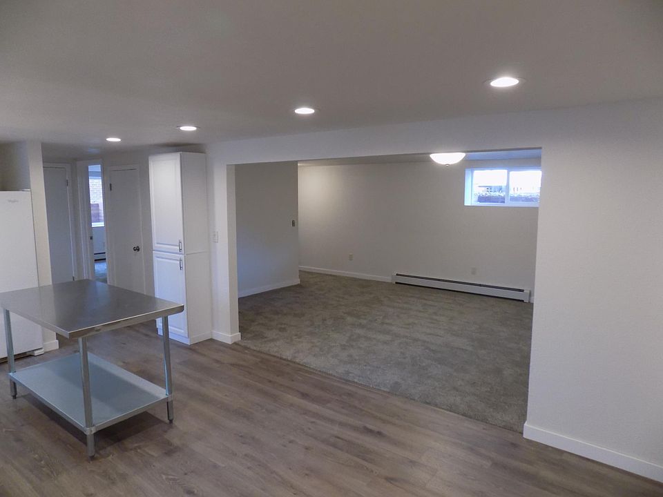 2nd image of 951 Sumac St