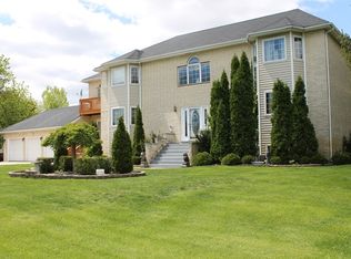 1414 Logan St, Schaumburg, IL