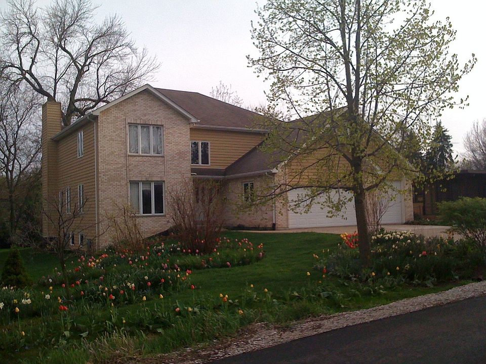 2nd image of 903 Kenyon St