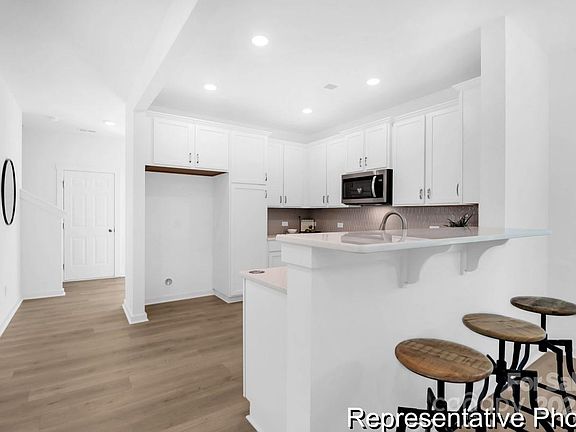 5th image of 930 Gondola Ct #72A