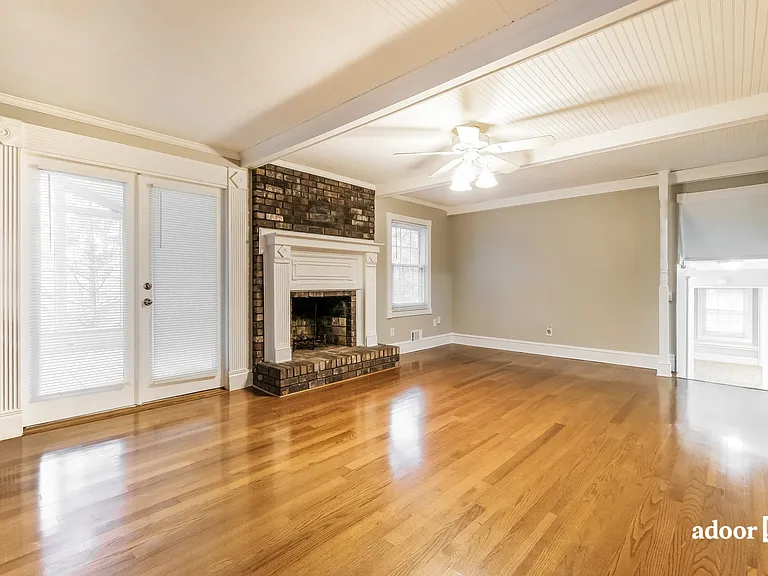 704 Clubhouse Dr SE — Photo 9