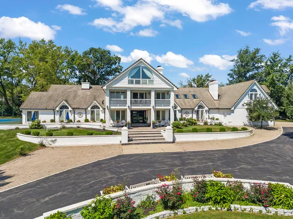 23W735 Hobson Rd, Naperville, IL 60540