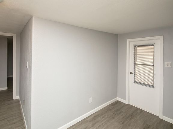 4th image of 3072 Jennie Ln