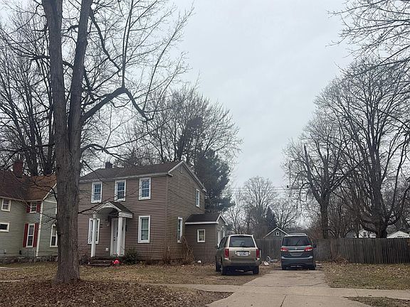 2nd image of 610 N Main St