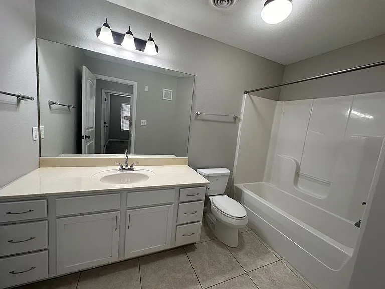 Maple Sunset Apartment Homes — Photo 81