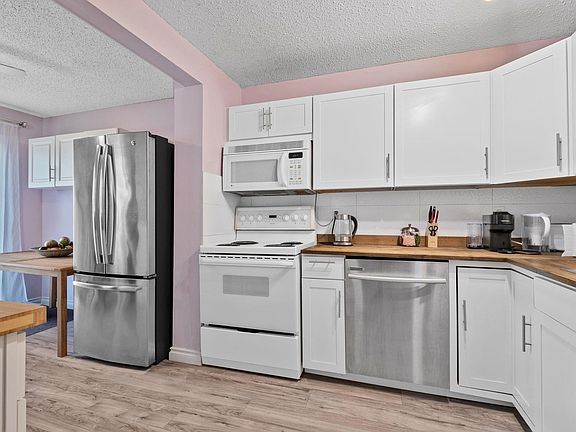 2nd image of 41 Akinsdale Gdns