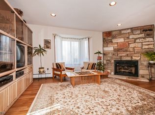 46 Knob Hill Rd, Hackettstown, NJ 07840