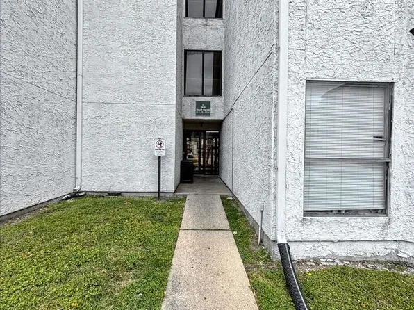 2830 S Bartell Dr APT 28, Houston, TX 77054