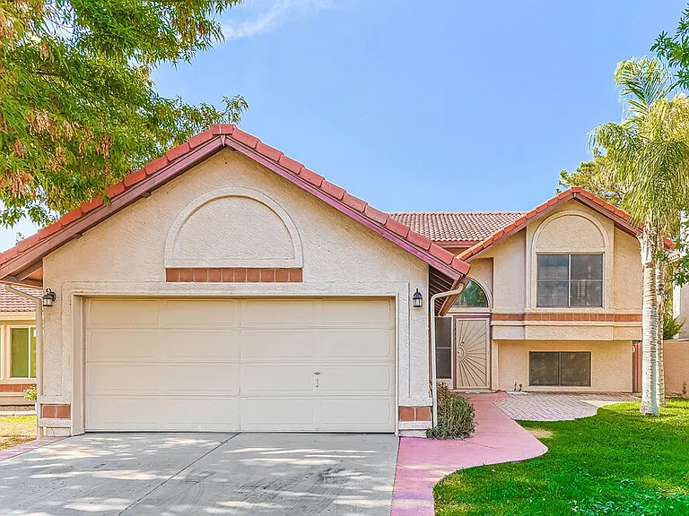1232 W Riviera Dr — Photo 1