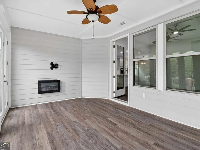 408 Cottonwood Cir — Photo 17