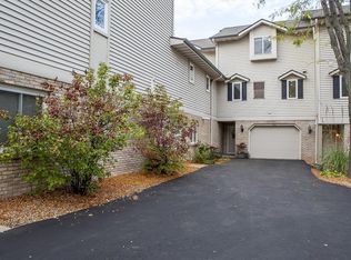 426 Meadowridge Cir, Lake Mills, WI