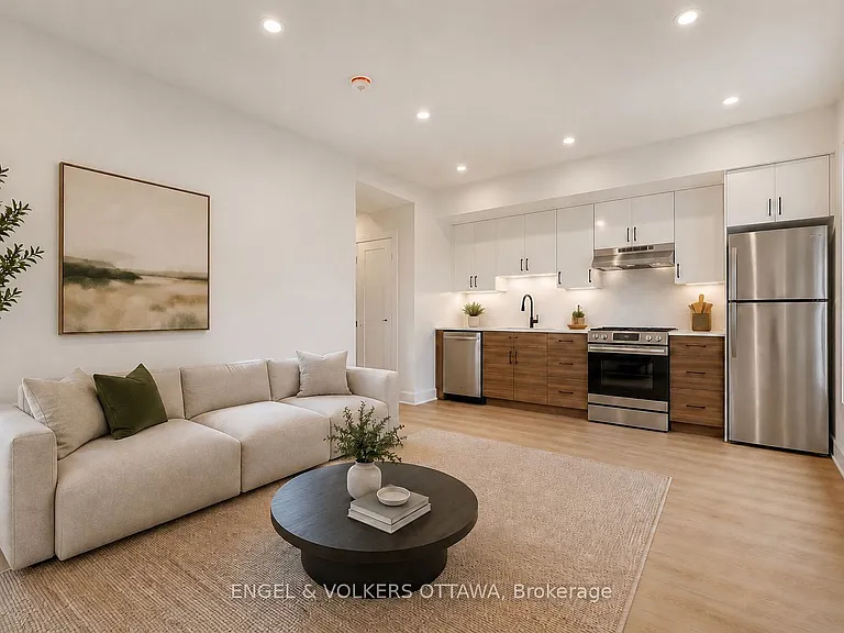 655 Donat St N #8 — Photo 3