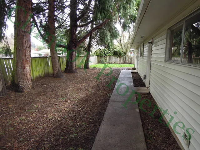 2 Bedroom Duplex in Santa Clara Neighborhood — Photo 13