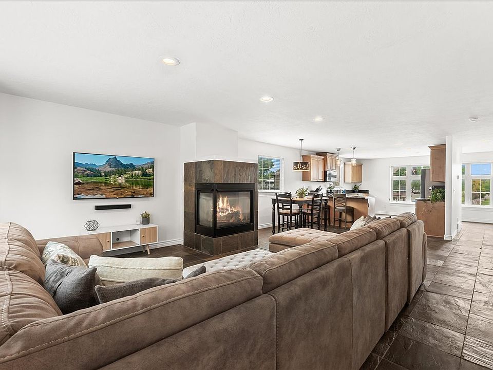 1st image of 1338 E Mossy Springs Ln