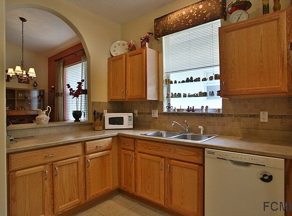4th image of 40 Crosstie Ct