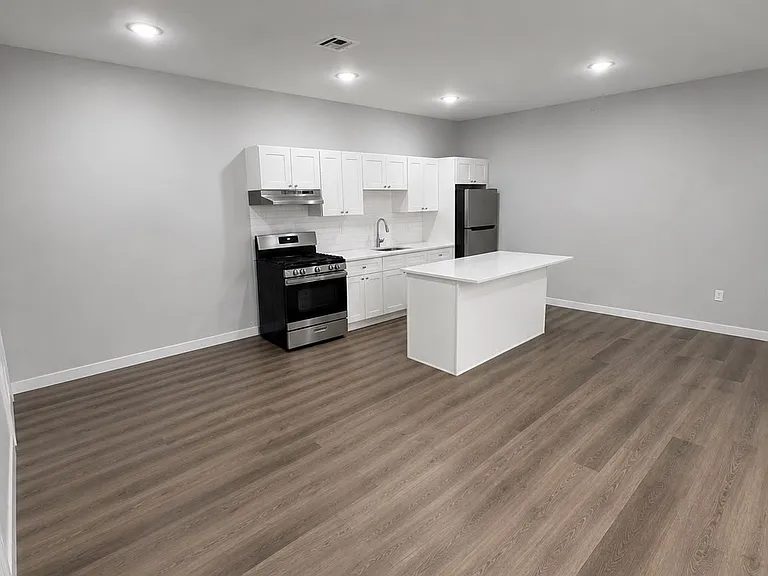 207 Governor St #2 — Photo 8