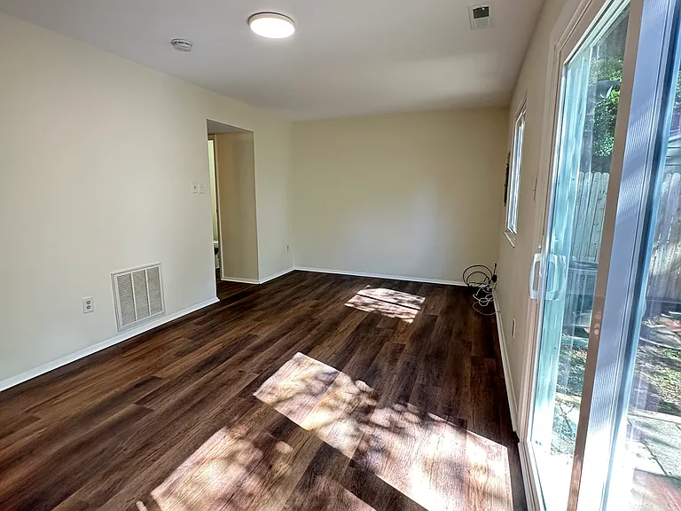 9459 Greenhill Ct — Photo 8